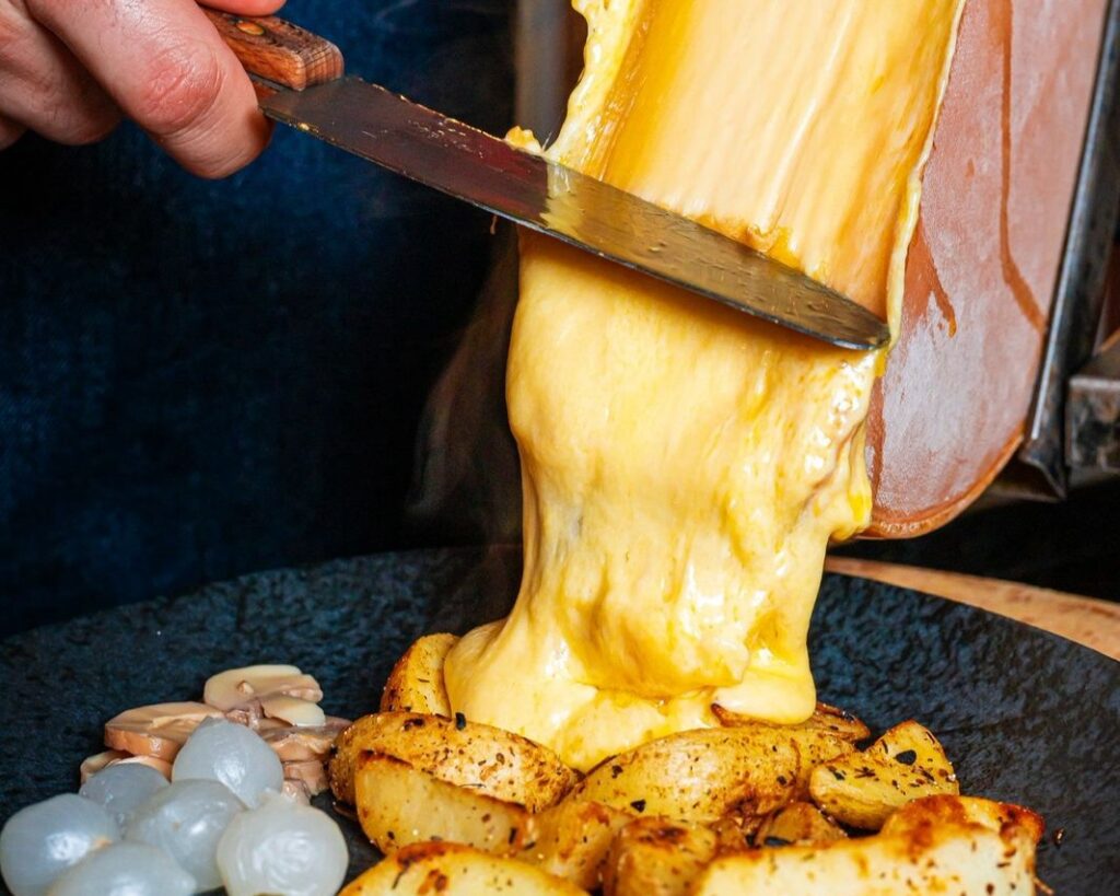 Ursus Burger: hambúrgueres artesanais com o toque suíço - Imagem do WhatsApp de 2025 08 11 as 22.37.07 f553e687