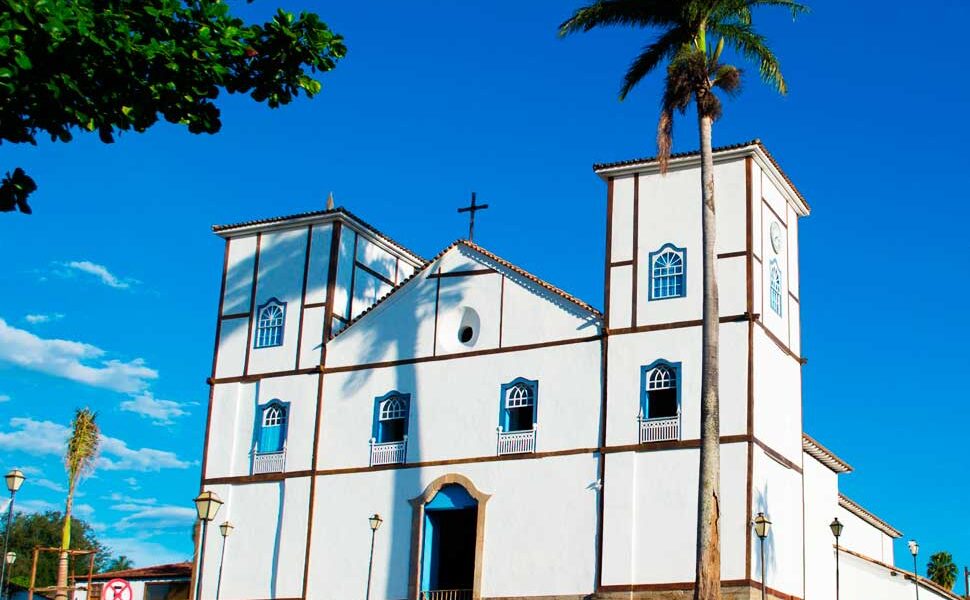 O abraço invisível das montanhas que acolhe Pirenópolis - agitapirenopolis igrejas pirenopolis