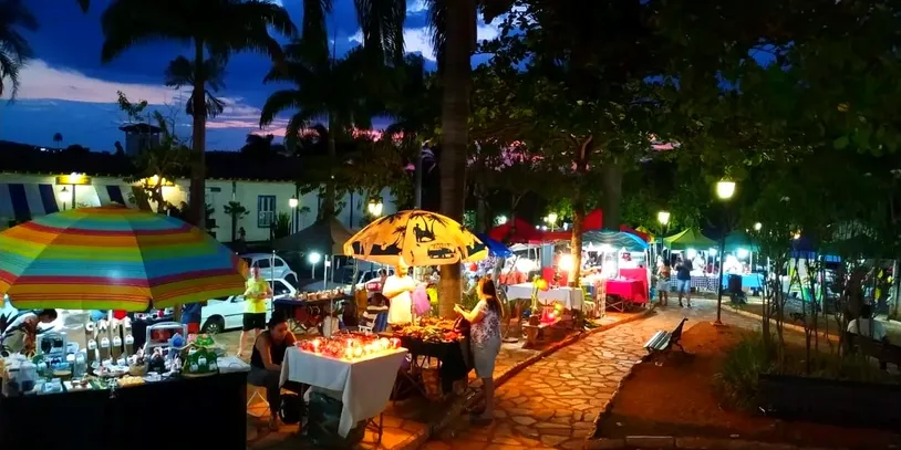 Feira das Artes de Pirenópolis: tradição, cultura e encontros - crw 814h 407