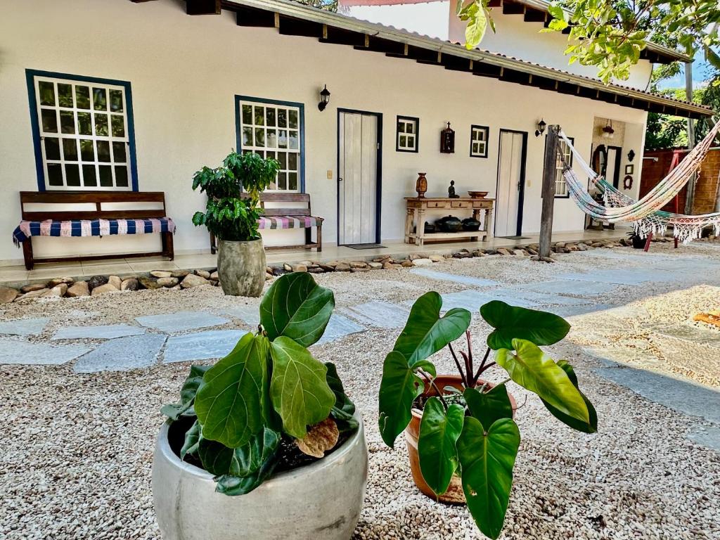 Pousada Tom Jobim em Pirenópolis: conforto e charme no coração da cidade - 518196559