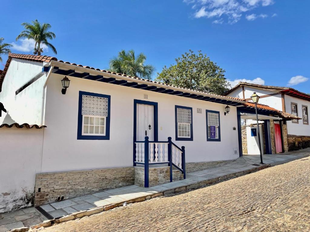 Pousada Tom Jobim em Pirenópolis: conforto e charme no coração da cidade - 518196667