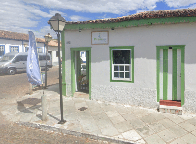 Drogaria Pireneus: tradição farmacêutica no coração de Pirenópolis