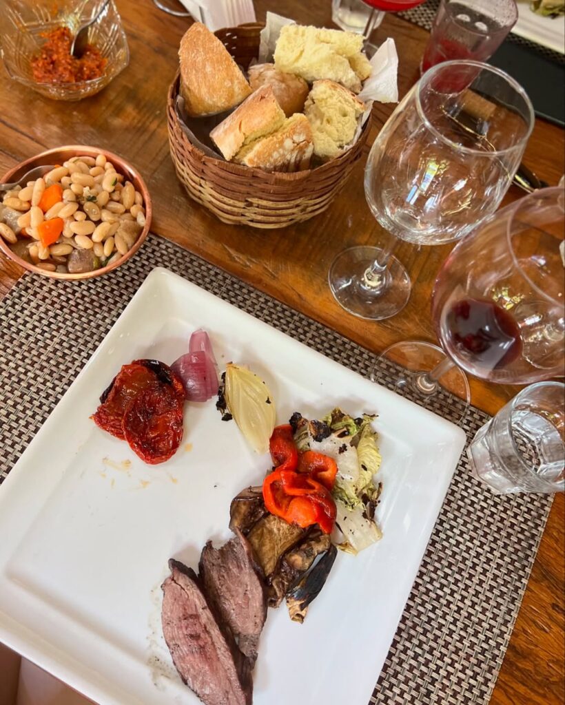 Baco Pizzaria e Bottega Agrícola realizam experiência gastronômica exclusiva - Experiencia Salumeria Queijaria @bottega.agricola 🐷 Que alegria visitar a cozinha dessa famil 1