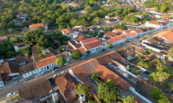 Vista aérea revela o charme da Rua Direita no Centro de Pirenópolis - Fotos Drone 45