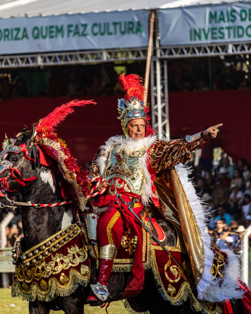 Vila Propício leva alunos a Pirenópolis para vivência histórica - Laura Porta Bandeira 026