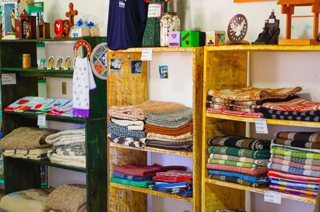 5 motivos para levar um artesanato de Pirenópolis para casa - jii 2025 09 16T182241.400