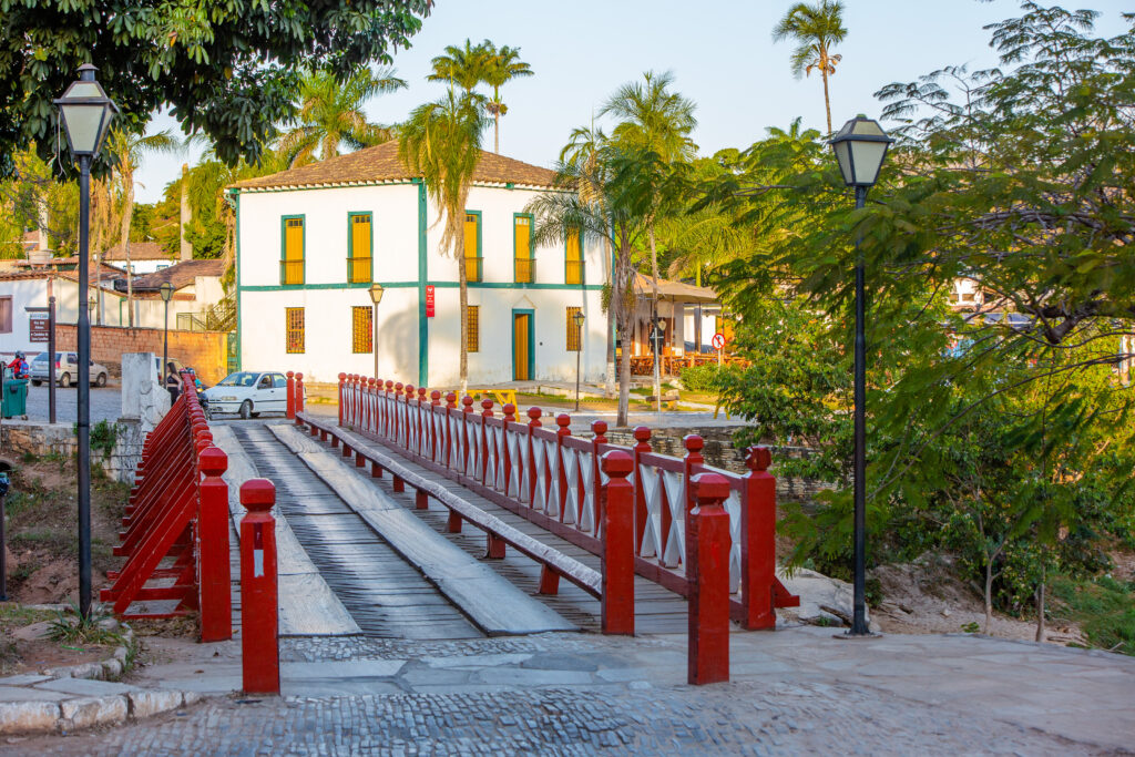 Ponte do Carmo: Um marco Eterno nas Águas de Pirenópolis - 10 Ponte sobre Rio das Almas 1024x683 1