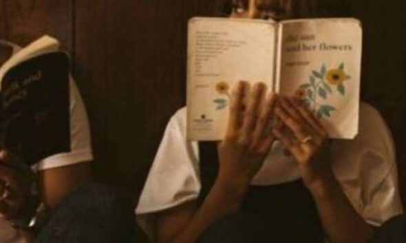 Gabriela Coelho abre mostra “Mulheres nas Labaredas de Si” 5 Gabriela Coelho abre mostra “Mulheres nas Labaredas de Si” - Mulheres nas labaredas de Si e uma antologia de cronicas e uma exposicao de arte com multimidia. 2 1