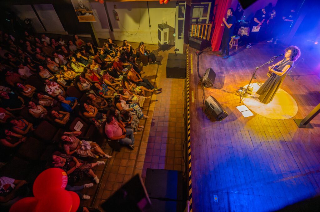 Roberta Campos Brilha no Guardiões da Arte - WhatsApp Image 2025 10 12 at 10.54.06