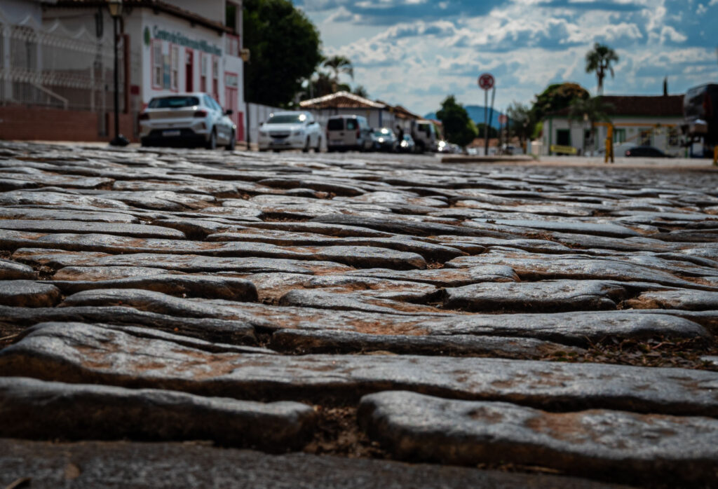 Ruas de Pedra de Pirenópolis: Beleza e História no Centro - YAN8464