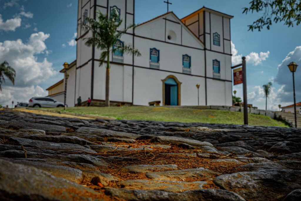 Ruas de Pedra de Pirenópolis: Beleza e História no Centro - YAN8495
