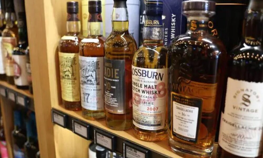 Força-tarefa combate venda de bebidas adulteradas em Goiás - bebida operacao metanol 1042x650 1