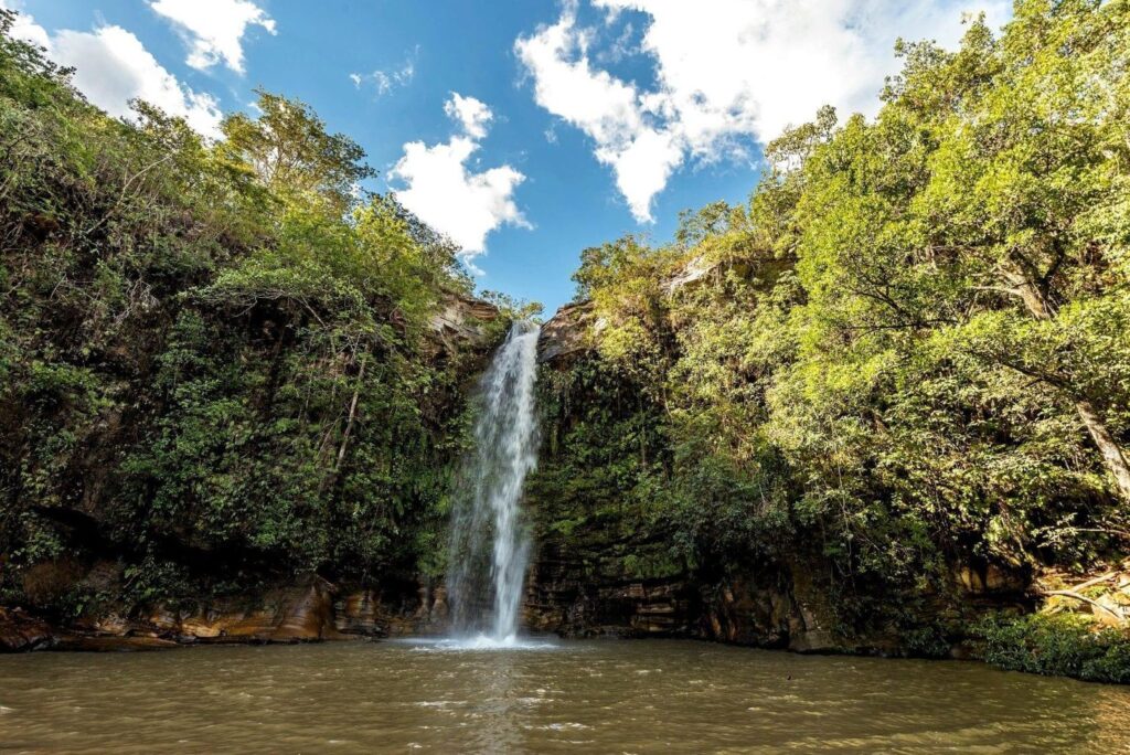 10 cachoeiras incríveis para conhecer em Pirenópolis - cachoeira do abade pirenopolis capa