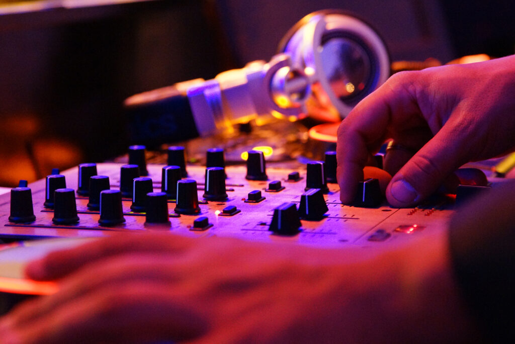 Vaga Sesc Pirenópolis: Assistente de Operações Cênicas - som