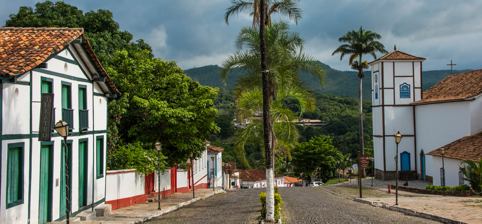 Exposição de Artesanato Celebra Tradição e Criatividade em Pirenópolis - teatro passa por reforma agitapirenopolis