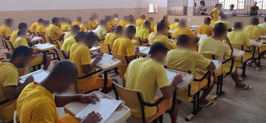 Goiás tem recorde de presos inscritos no Enem 2025