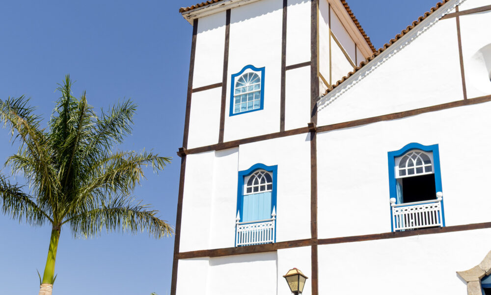 Luz da manhã revela a Igreja Matriz de Pirenópolis