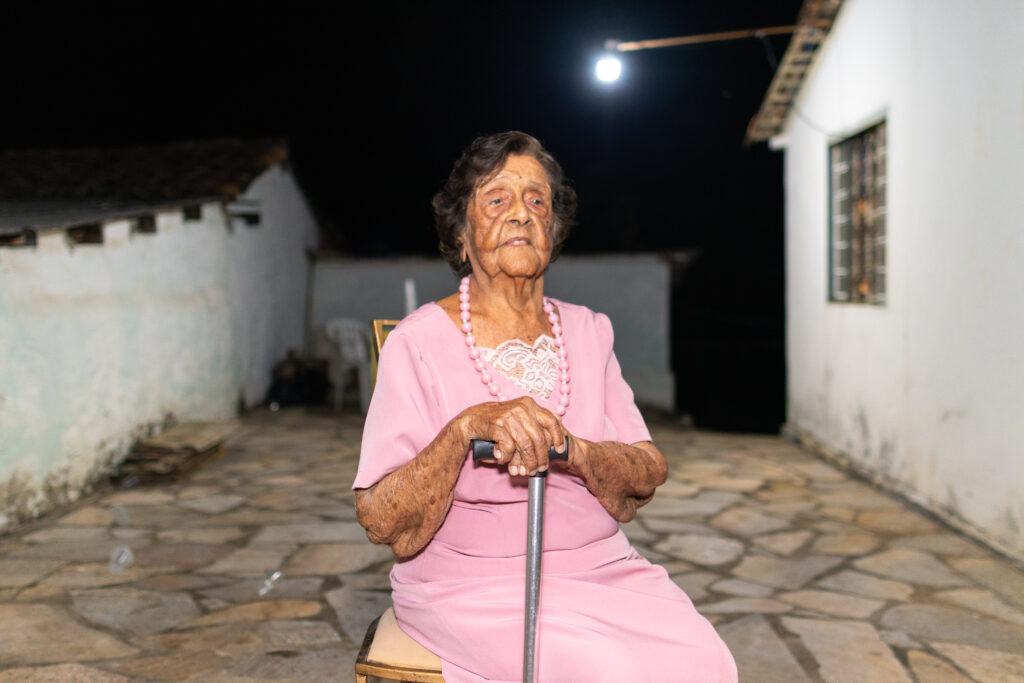 Dona Efigênia celebra 107 anos de vida e leveza em Pirenópolis