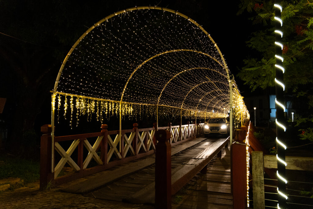 Luzes natalinas sobre o Rio das Almas - IMG DO DIA 20 1