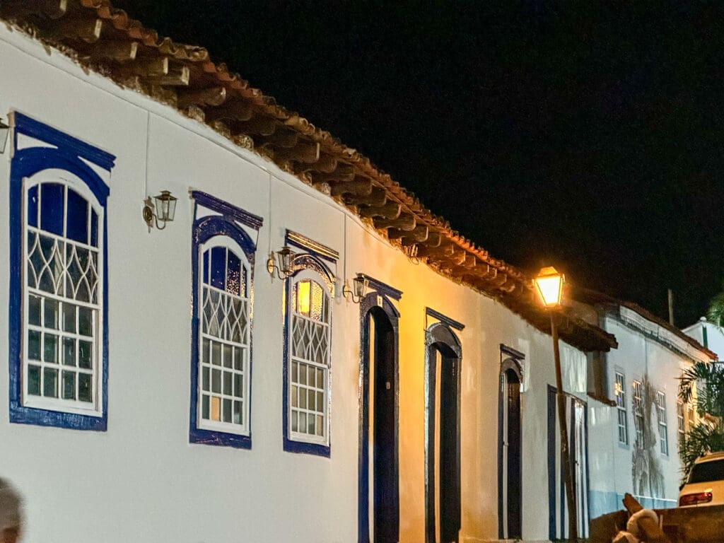 Arquitetura colonial ilumina a noite em Pirenópolis - IMG 0807