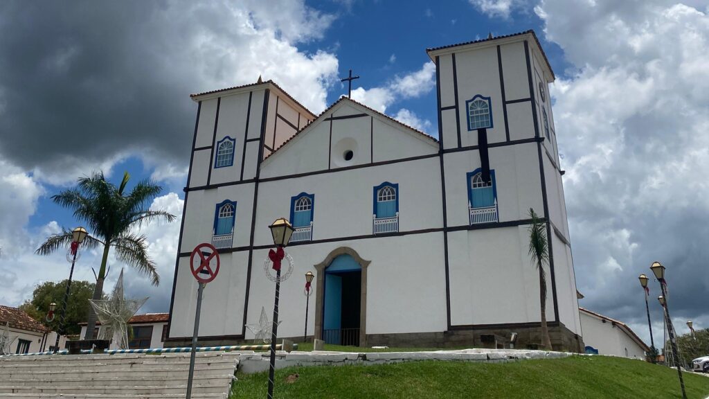 Igreja Matriz de Pirenópolis faz última homenagem ao bispo