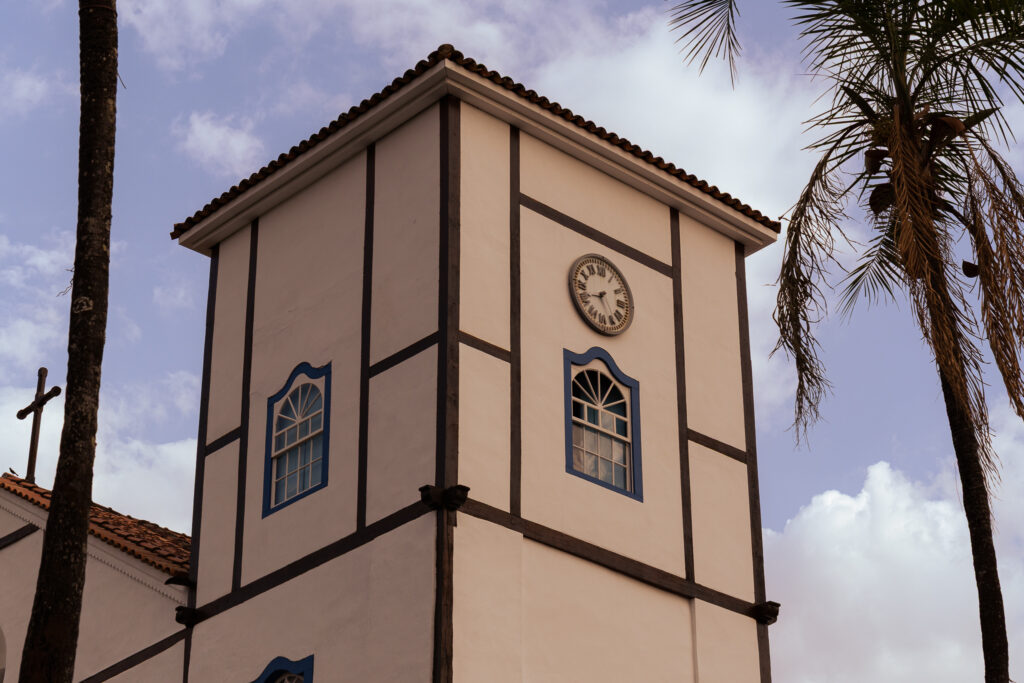 Quando o Tempo Vira Patrimônio: A Torre do Relógio da Matriz de Pirenópolis
