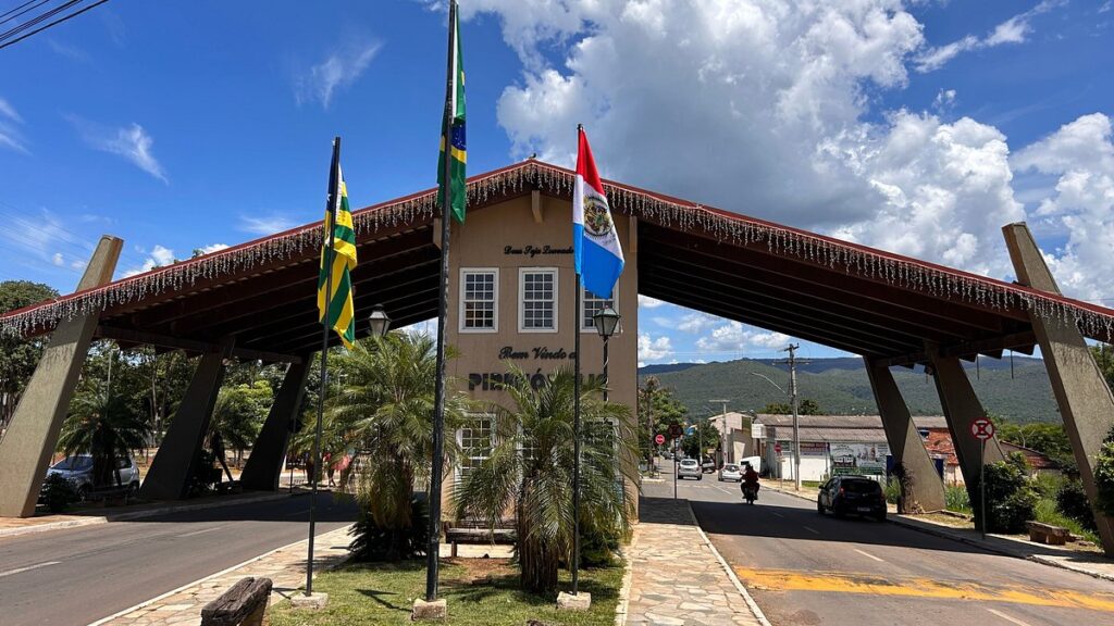 OAB-GO consegue suspender taxa de alvará para advogados em Pirenópolis