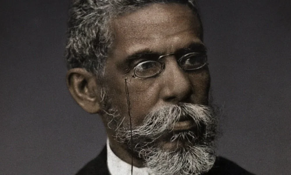 10 Clássicos da Literatura Brasileira que Você Precisa Ler - machado de assis colorizado