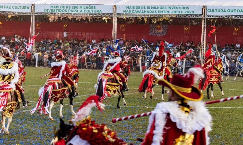 Calendário de Festas Pirenópolis: Não Perca os Melhores Eventos! - pirenopolis Festa do Divino Espirito Santo e Cavalhadas