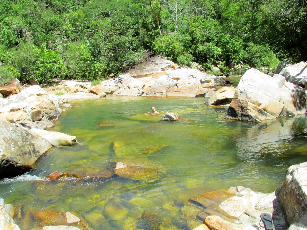 Balneário Praia Grande: lazer, rio e natureza em Piri - piscina natural