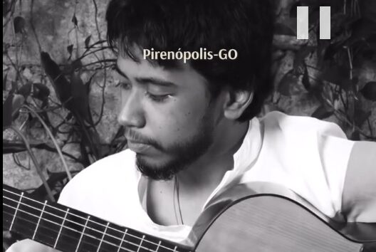 Djedah une Amazônia e violão em show no Muzza