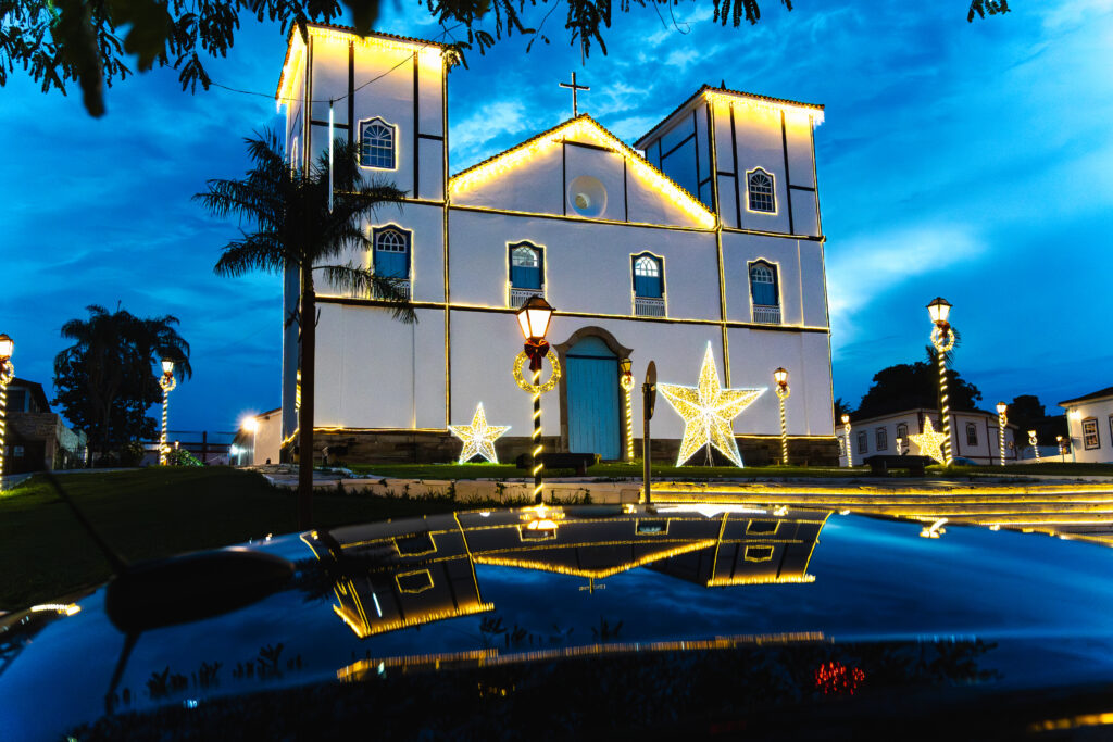 Matriz iluminada destaca o Natal no Centro Histórico