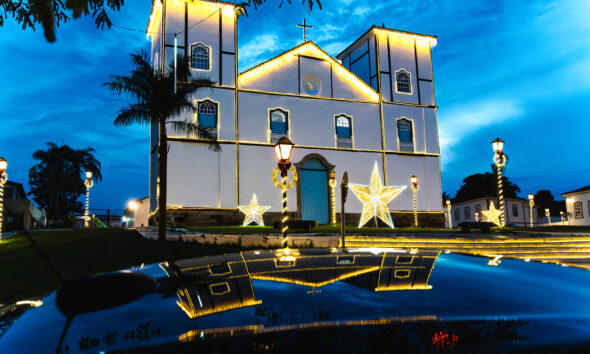 Matriz iluminada destaca o Natal no Centro Histórico