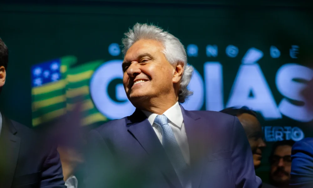 Caiado atinge 80% de aprovação e lidera avaliação entre governadores
