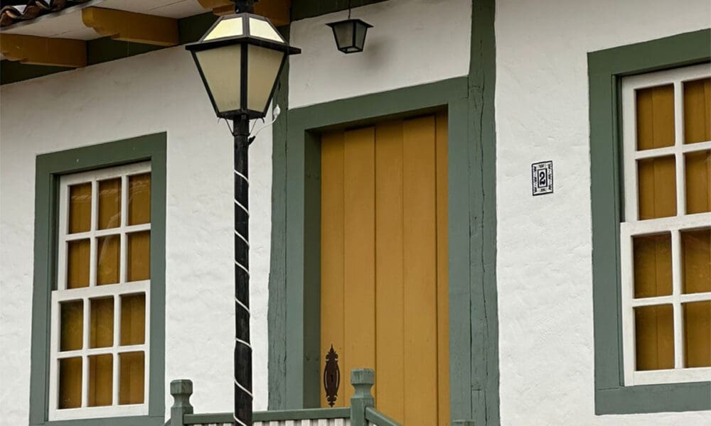 Casarão colonial em Pirenópolis: detalhes e adornos históricos