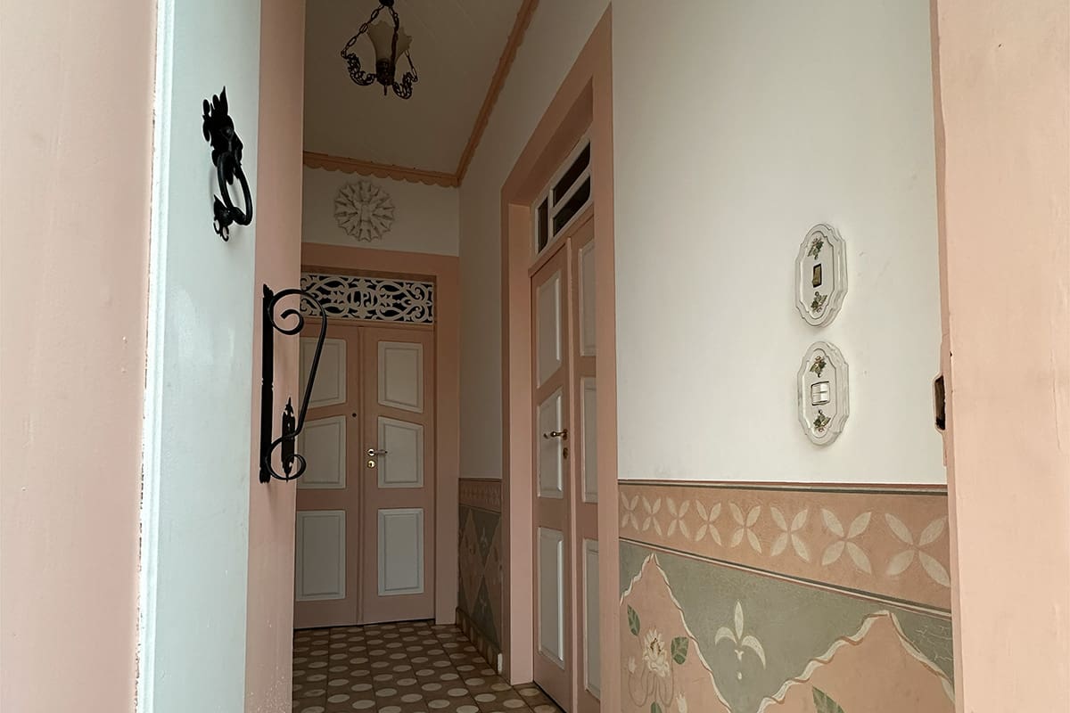 Casarão colonial revela detalhes e adornos da arquitetura de Pirenópolis
