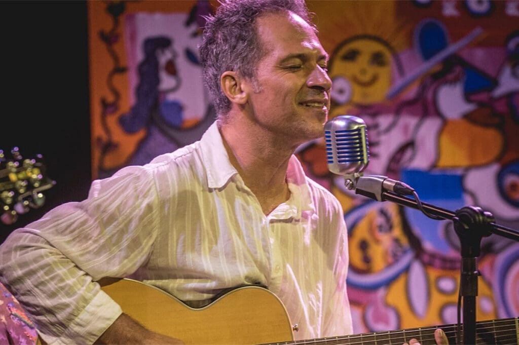 Dante Ventura celebra 30 anos de carreira com show no Claque Cultural