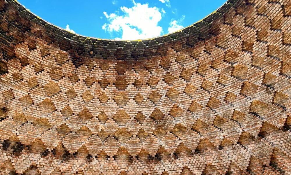 Domo do IPEC se destaca na paisagem natural de Pirenópolis