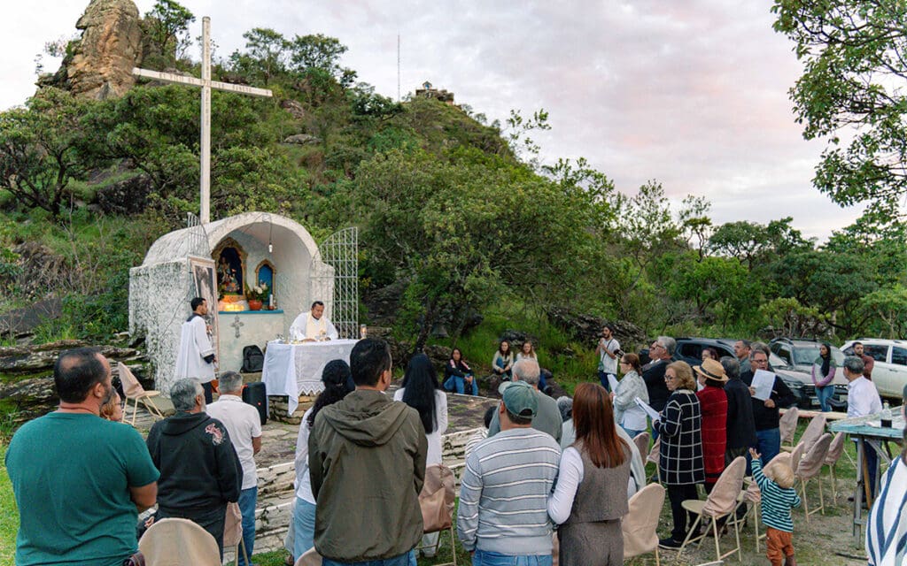 Duilia de Oliveira conduz a centésima Romaria dos Pireneus - Duilia de Oliveira conduz a centesima Romaria dos Pireneus 13