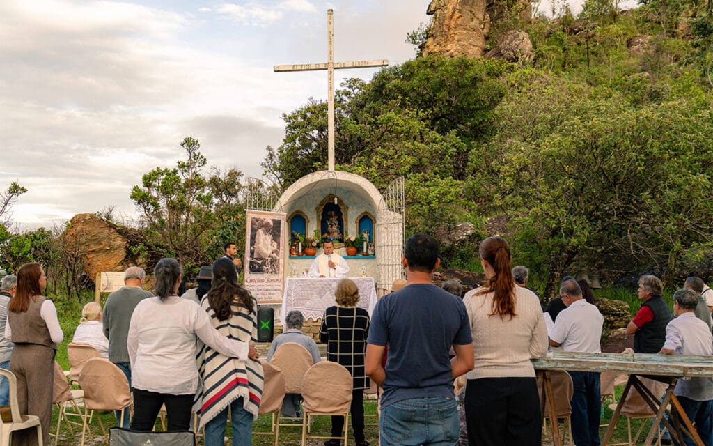 Duilia de Oliveira conduz a centésima Romaria dos Pireneus - Duilia de Oliveira conduz a centesima Romaria dos Pireneus 30