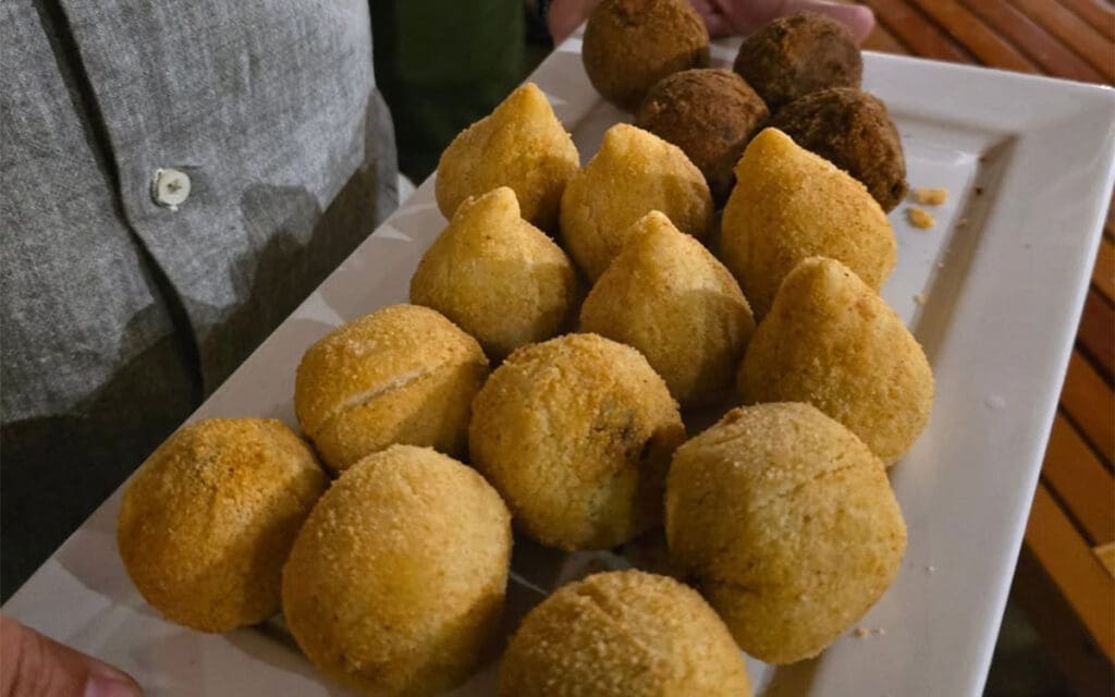 Empório Baru em Pirenópolis: lanches artesanais e delícias locais - Emporio Baru em Pirenopolis lanches artesanais e delicias locais 2