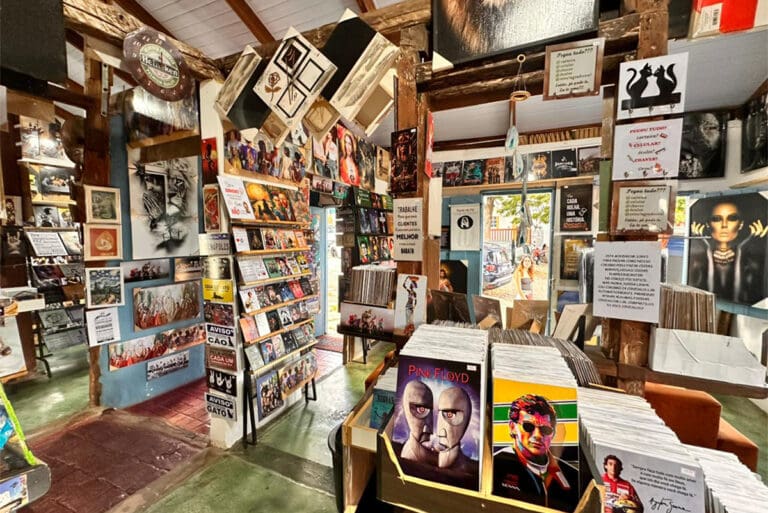 Kalabouço Retro Quadros 58 em Pirenópolis: arte e decoração criativa