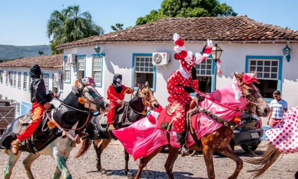 Cavalhadas em Pirenópolis revelam cores e tradição no centro histórico 10 Cavalhadas em Pirenópolis revelam cores e tradição no centro histórico - cavalhadas pirenopolis go