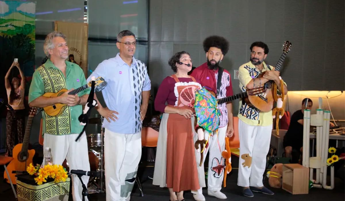 Camerata Caipira se apresenta no teatro em Pirenópolis