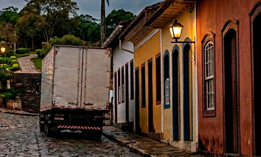 Caminhões no centro histórico: o que está em risco?