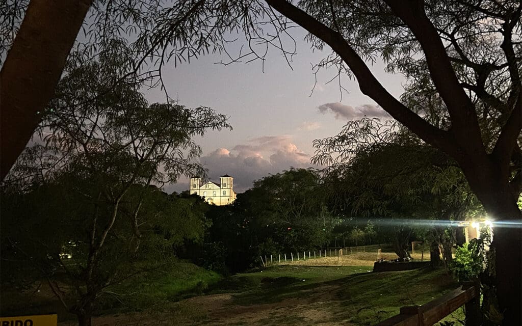 Igreja Matriz em Pirenópolis: A Beleza Vista da Meia Ponte