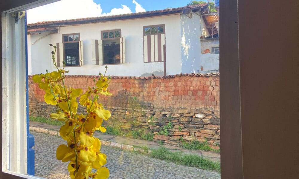 Pirenópolis, janela em Pirenópolis, Centro Histórico, arquitetura colonial, rua de pedra, patrimônio histórico, turismo em Goiás