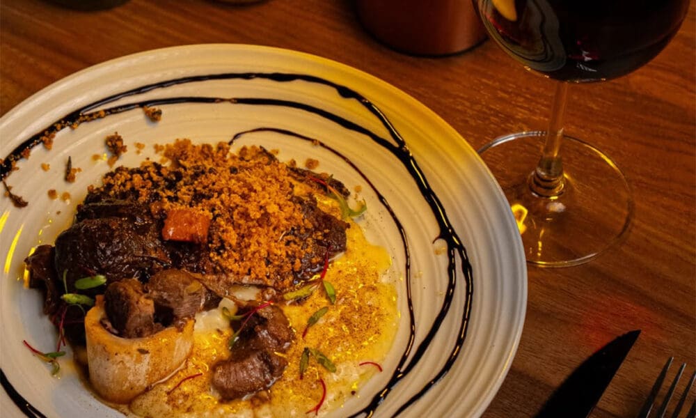 Jobim Piano Bar em Pirenópolis: jazz, gastronomia e arte