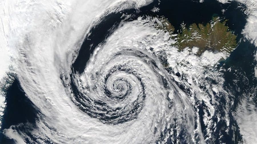 o alerta divulgado pelo Instituto Nacional de Meteorologia aponta a atuação de uma frente fria combinada à formação de um ciclone extratropical