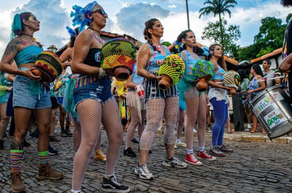 Carnaval em Pirenópolis 2026: o que levar para os blocos?